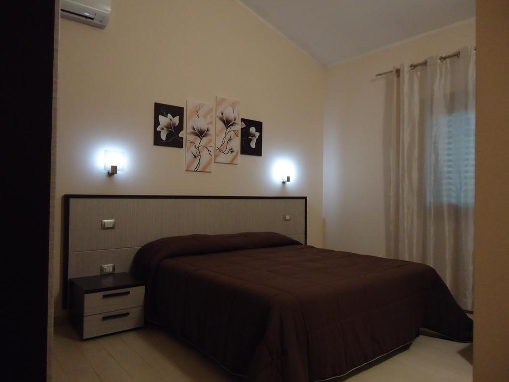 B&B L'Aurora พูลา ภายนอก รูปภาพ